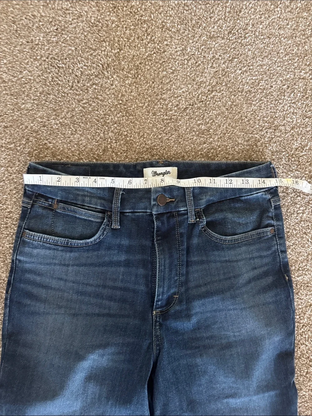 Wrangler slim straight